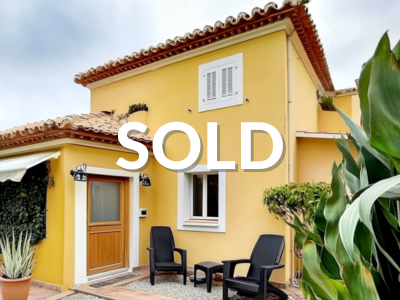 Three-bedroom villa in Antibes (Chemin de Vallauris area). Property found by Antibes Transactions for our international clients. Transaction executed in collaboration with the seller’s agency.